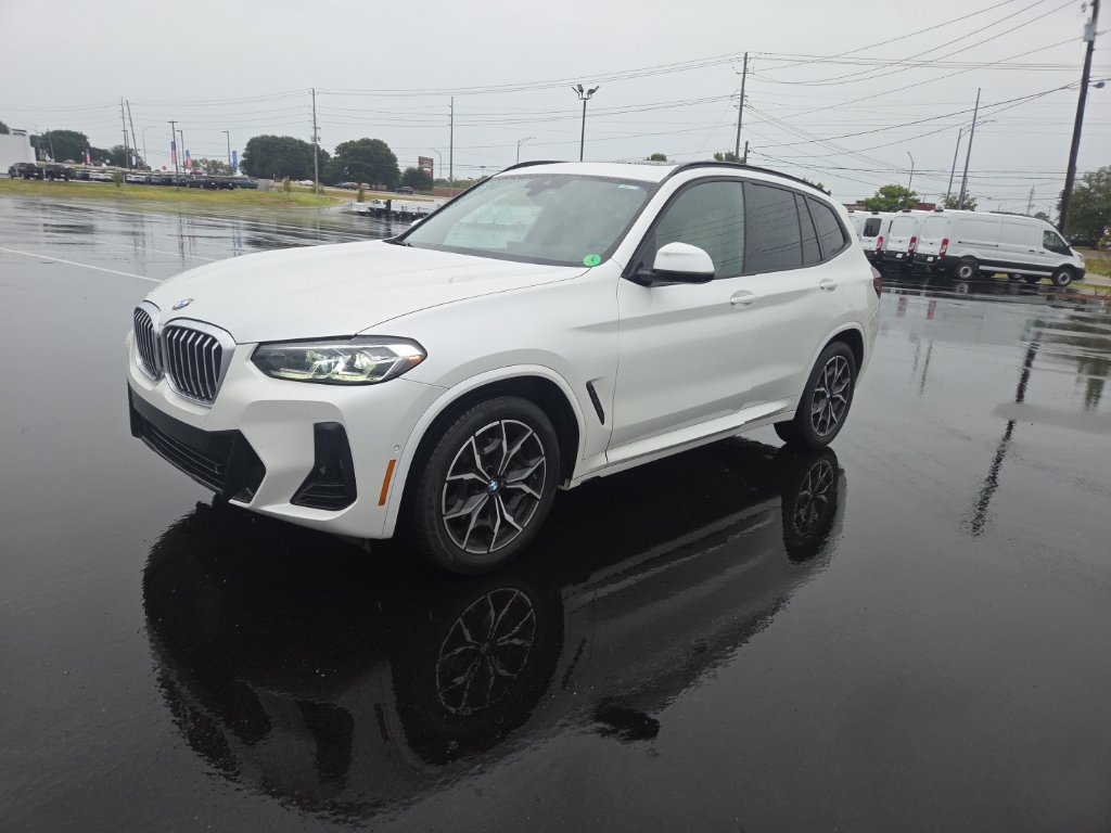 Used 2024 BMW X3 sDrive30i w/ Premium Package RWD image 4