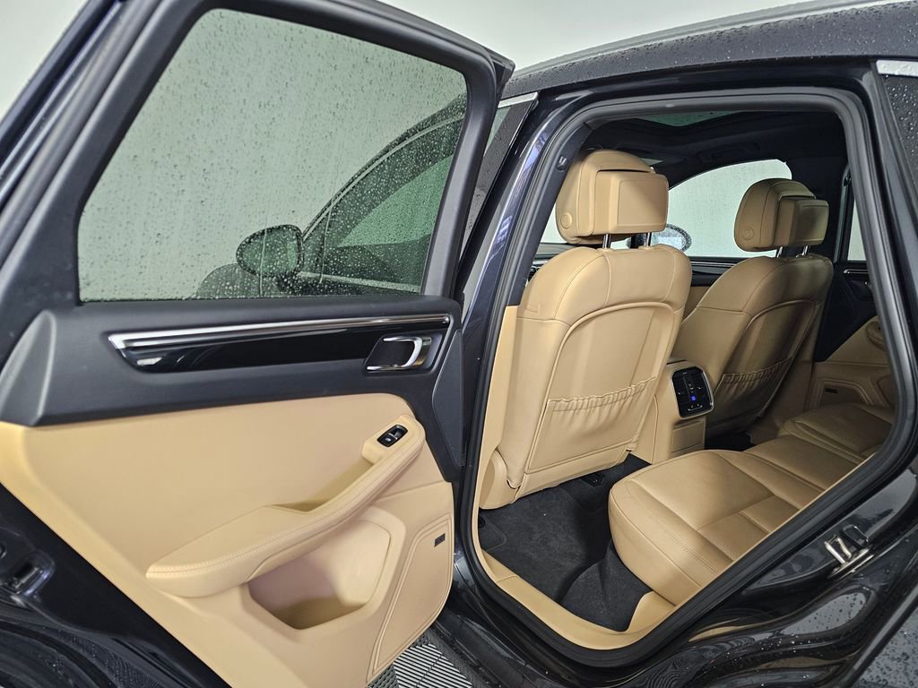 Used 2017 Porsche Macan S image 18