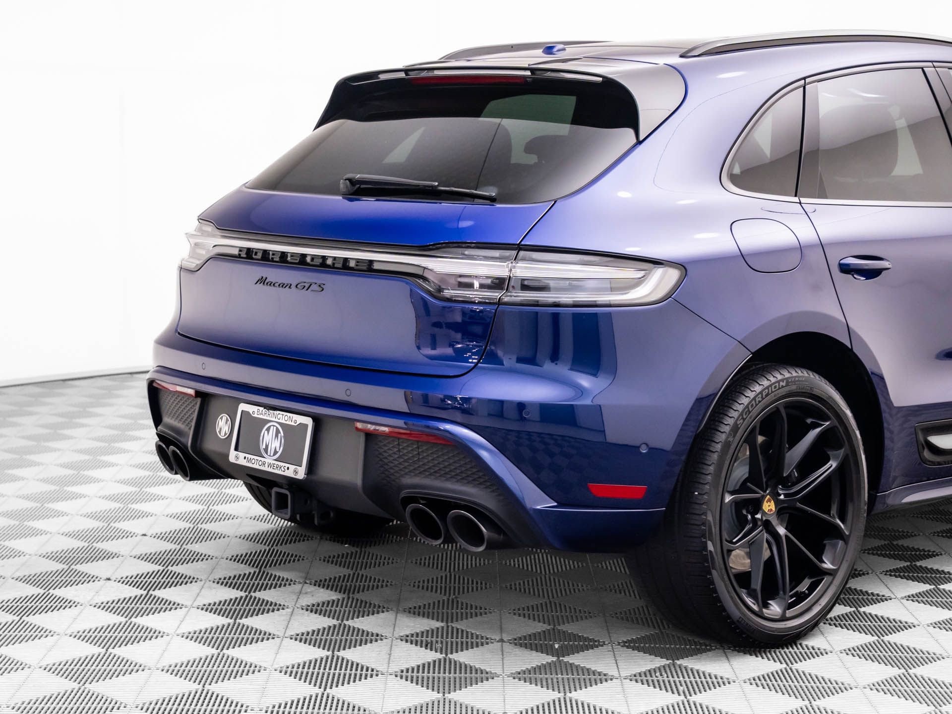 Certified 2025 Porsche Macan GTS image 36