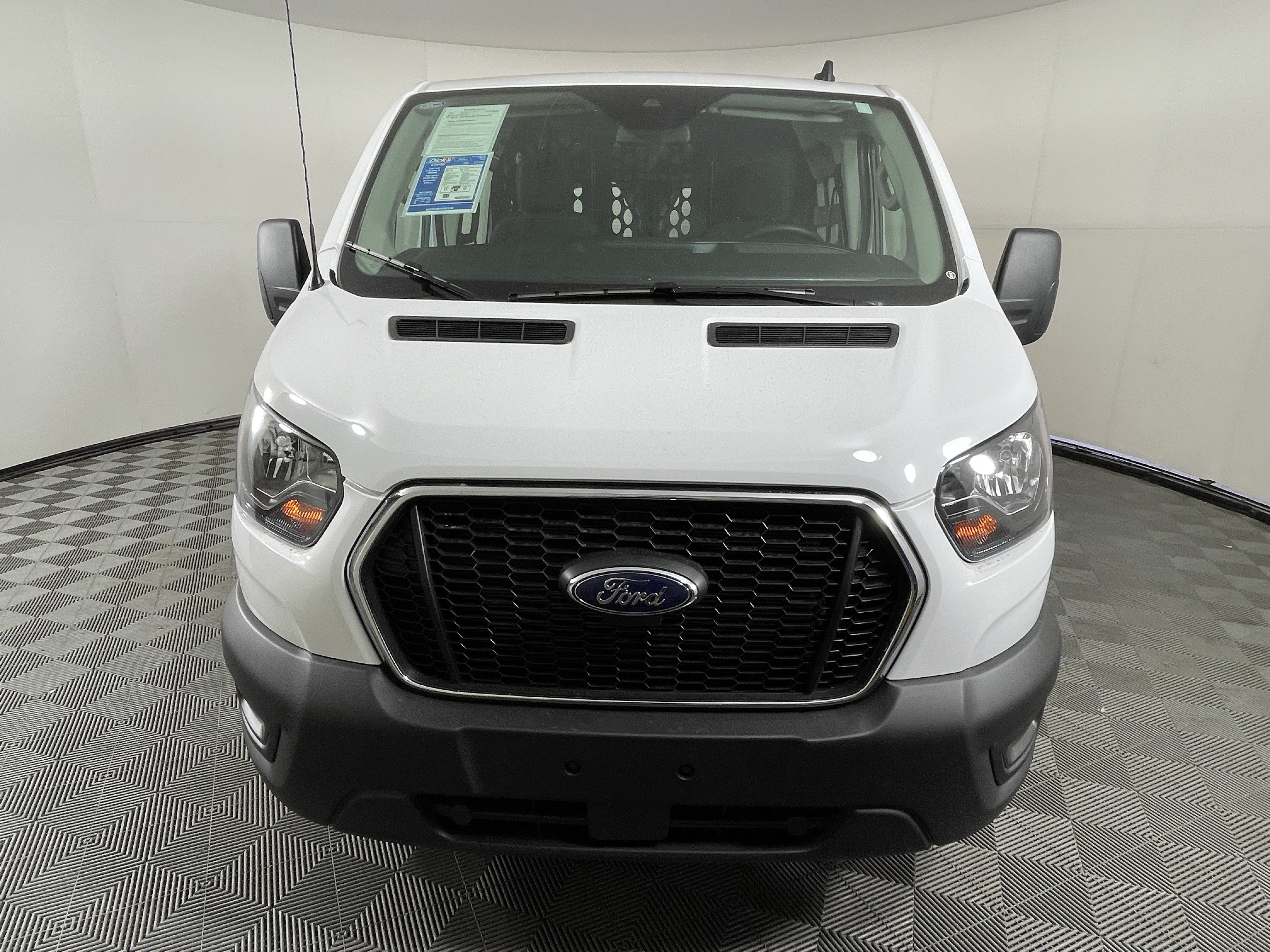 Certified 2025 Ford Transit 250 Low Roof w/ Exterior Upgrade Package RWD image 10