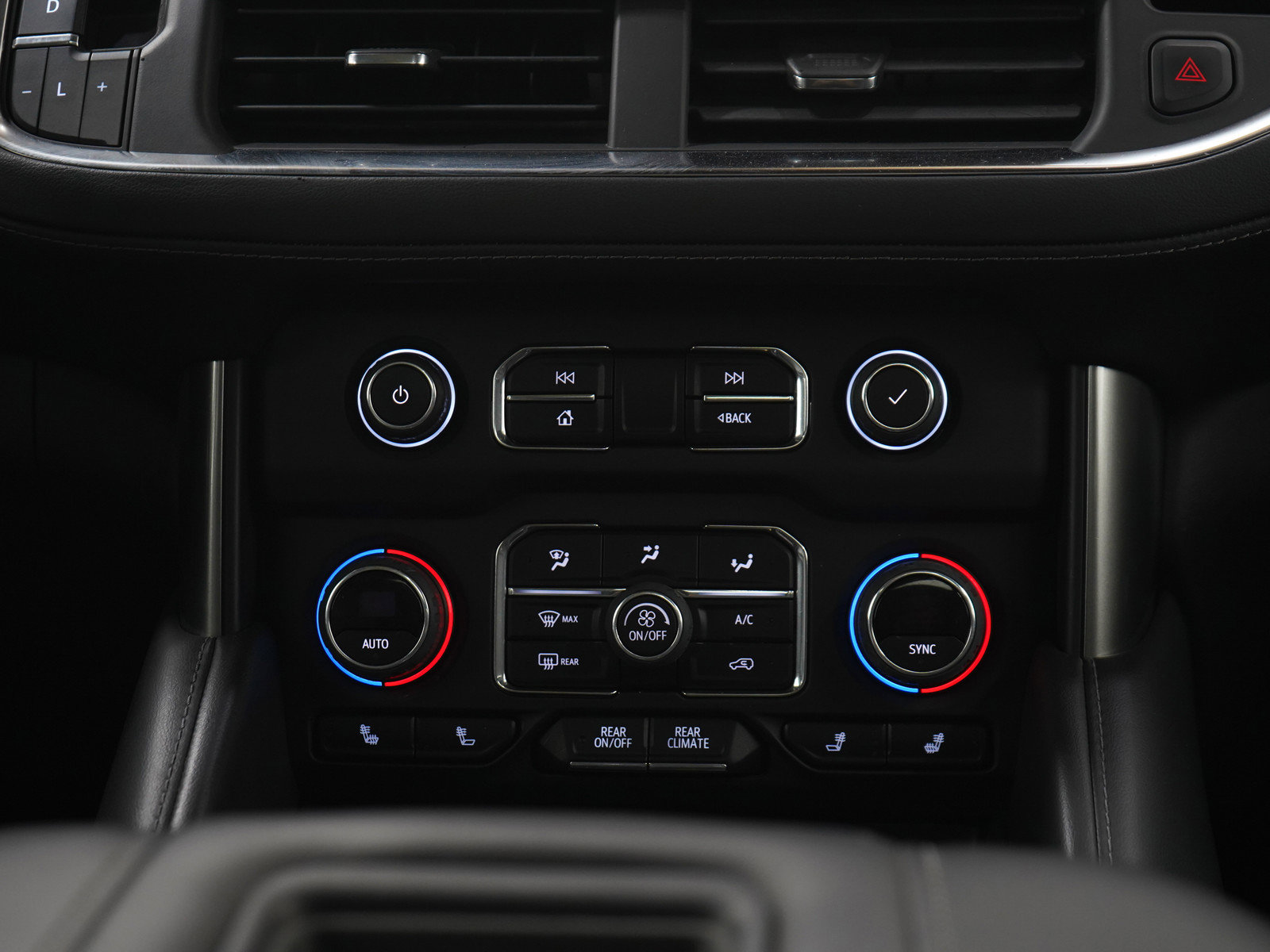 Used 2021 Chevrolet Suburban LT image 16