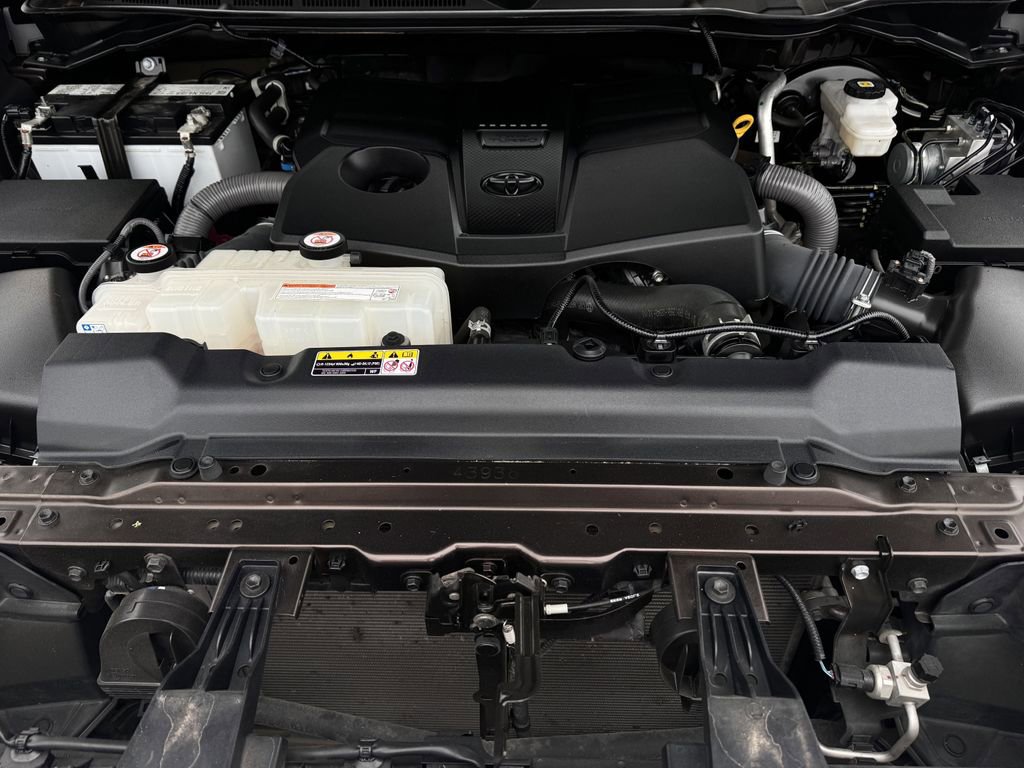 Used 2023 Toyota Tundra Limited w/ Power Package image 31