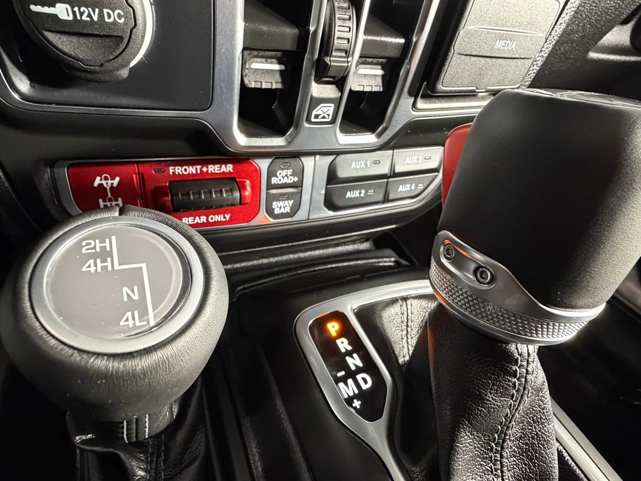 Used 2025 Jeep Gladiator Rubicon w/ Safety Group AWD/4WD image 26