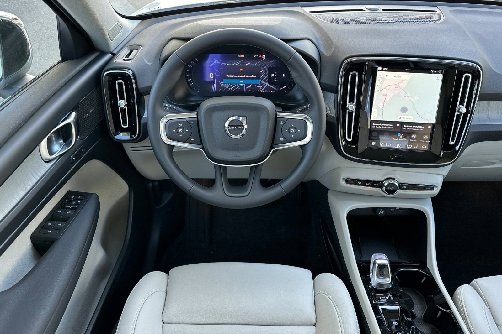 New 2026 Volvo XC40 B4 Plus w/ Climate Package FWD image 14