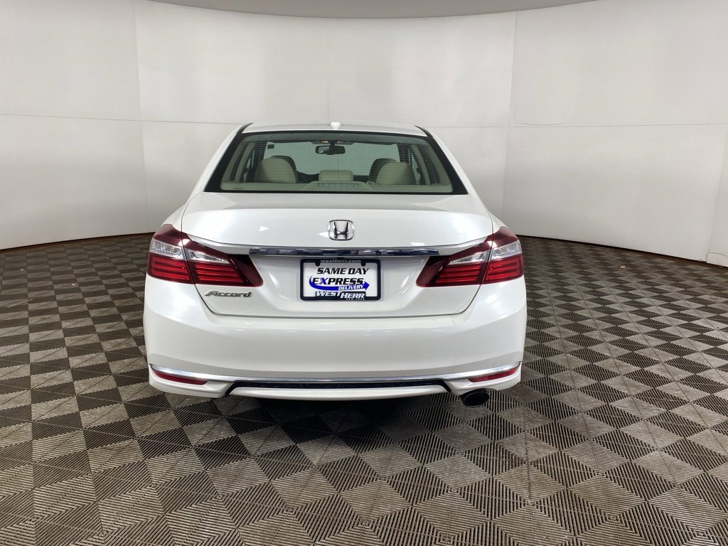 Used 2017 Honda Accord EX-L image 8