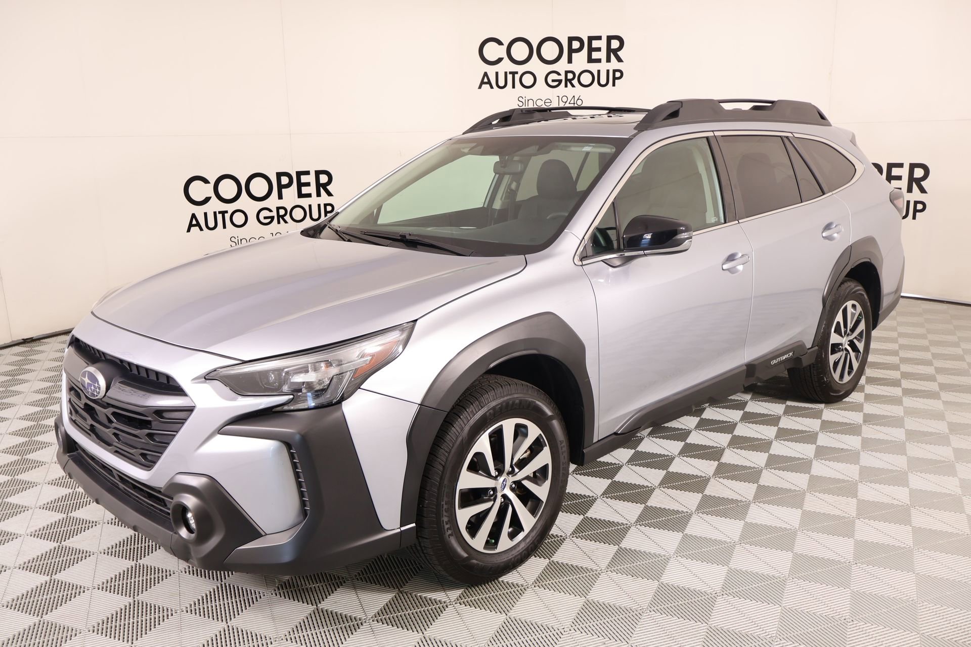 Used 2025 Subaru Outback Premium AWD/4WD image 10