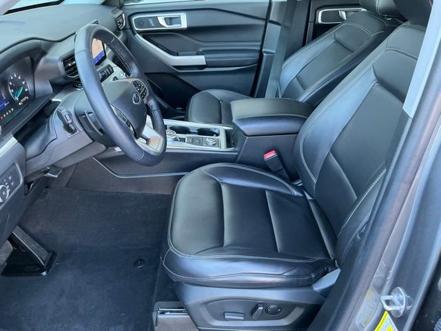 Used 2021 Ford Explorer XLT w/ Equipment Group 202A image 13