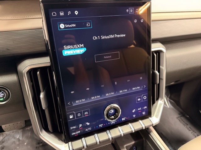 Certified 2026 GMC Acadia Elevation w/ Elevation Premium Package AWD/4WD image 10
