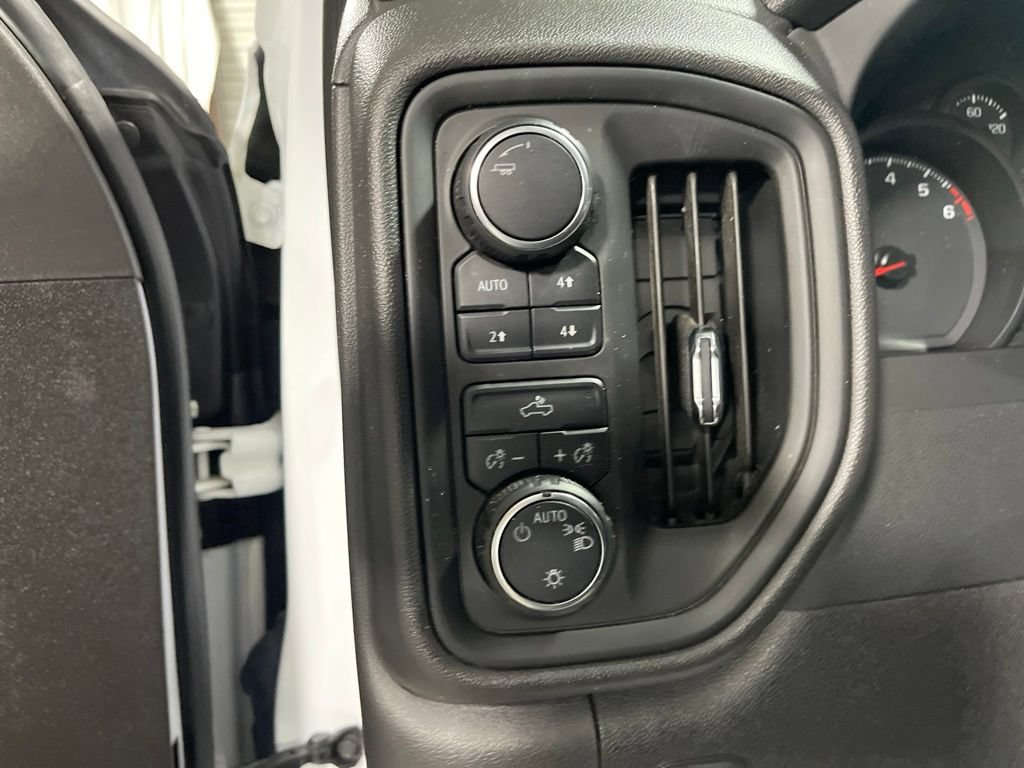 Used 2023 Chevrolet Silverado 1500 Custom Trail Boss AWD/4WD image 27