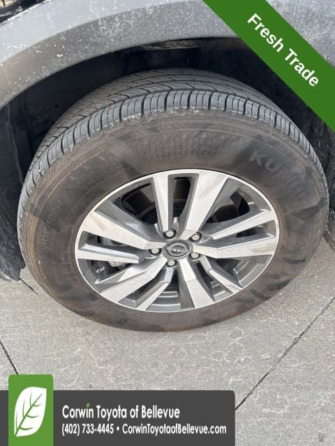 Used 2025 Nissan Pathfinder SL image 11