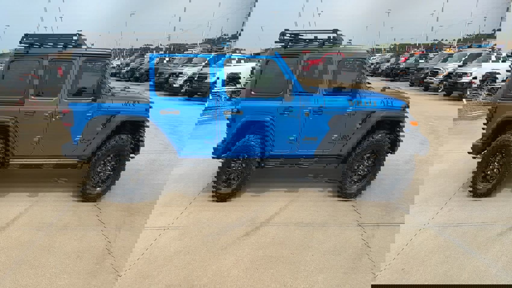 Used 2024 Jeep Wrangler Willys image 2