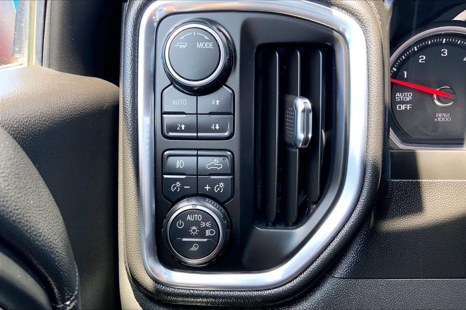 Used 2020 Chevrolet Silverado 1500 High Country w/ Z71 Off-Road Package AWD/4WD image 35