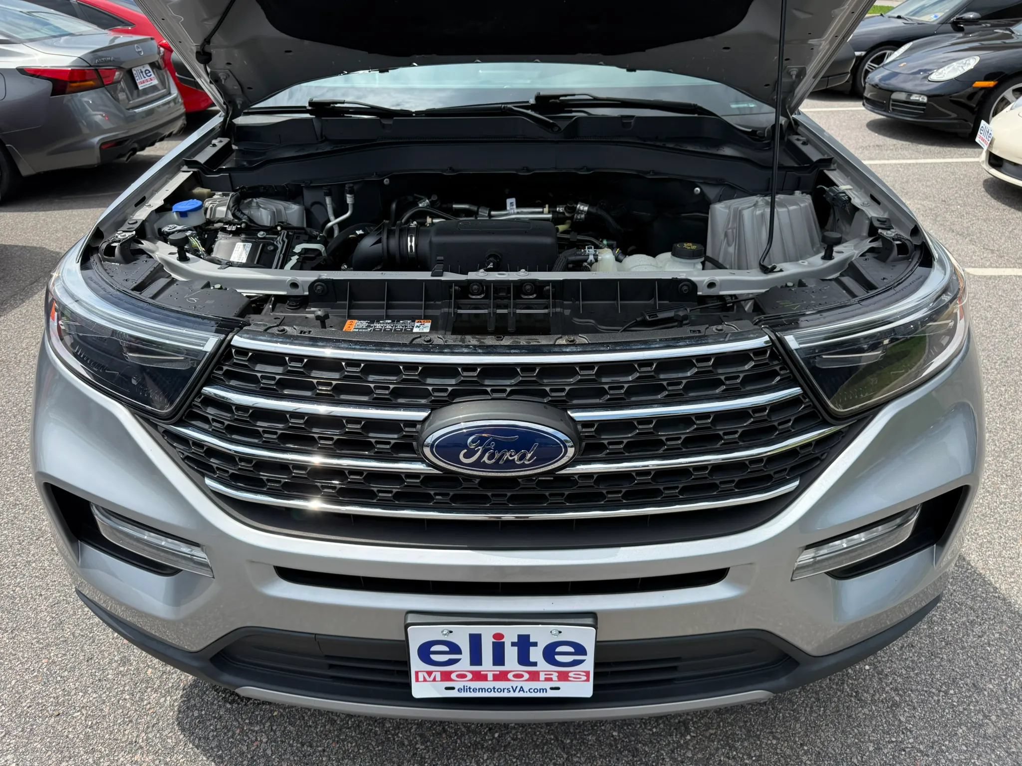 Used 2022 Ford Explorer XLT w/ Equipment Group 202A AWD/4WD image 34