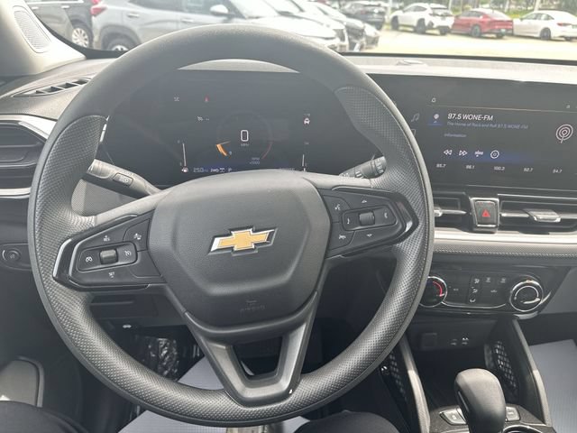 Used 2025 Chevrolet TrailBlazer LT AWD/4WD image 15