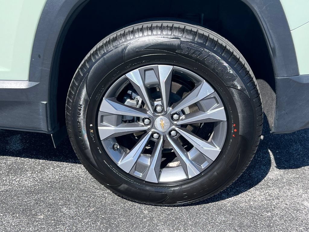 Used 2026 Chevrolet Equinox LT AWD/4WD image 14