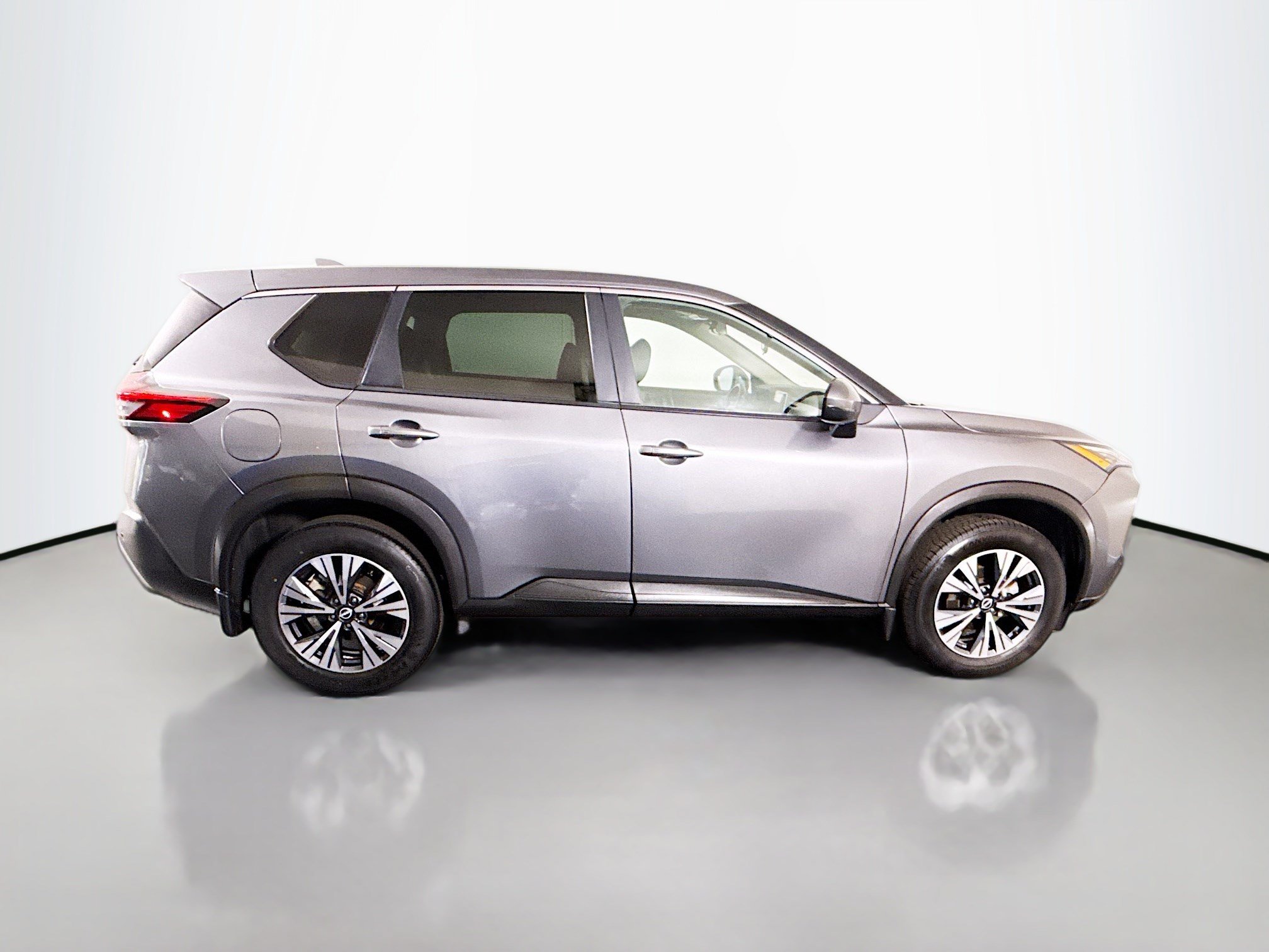 Used 2022 Nissan Rogue SV FWD image 11