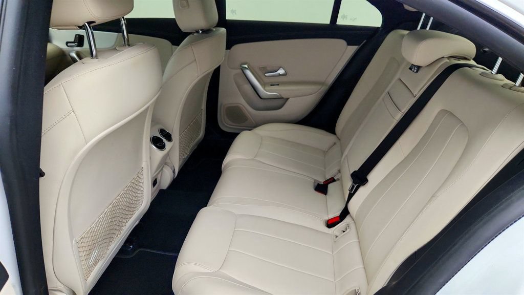 Used 2023 Mercedes-Benz CLA 250 w/ Premium Package image 21
