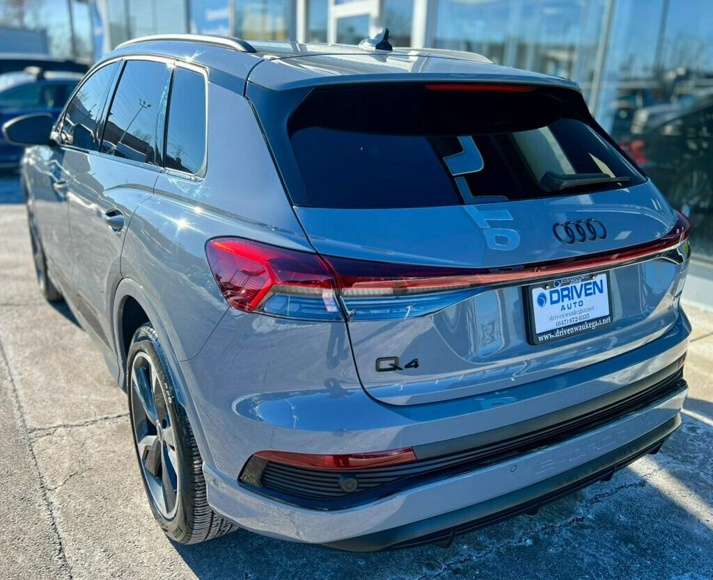 Used 2024 Audi Q4 e-tron Premium Plus w/ Premium Plus image 3