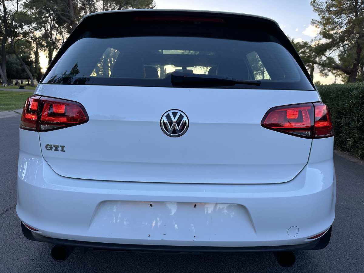 Used 2016 Volkswagen GTI SE w/ Lighting Package (SEL) FWD image 6