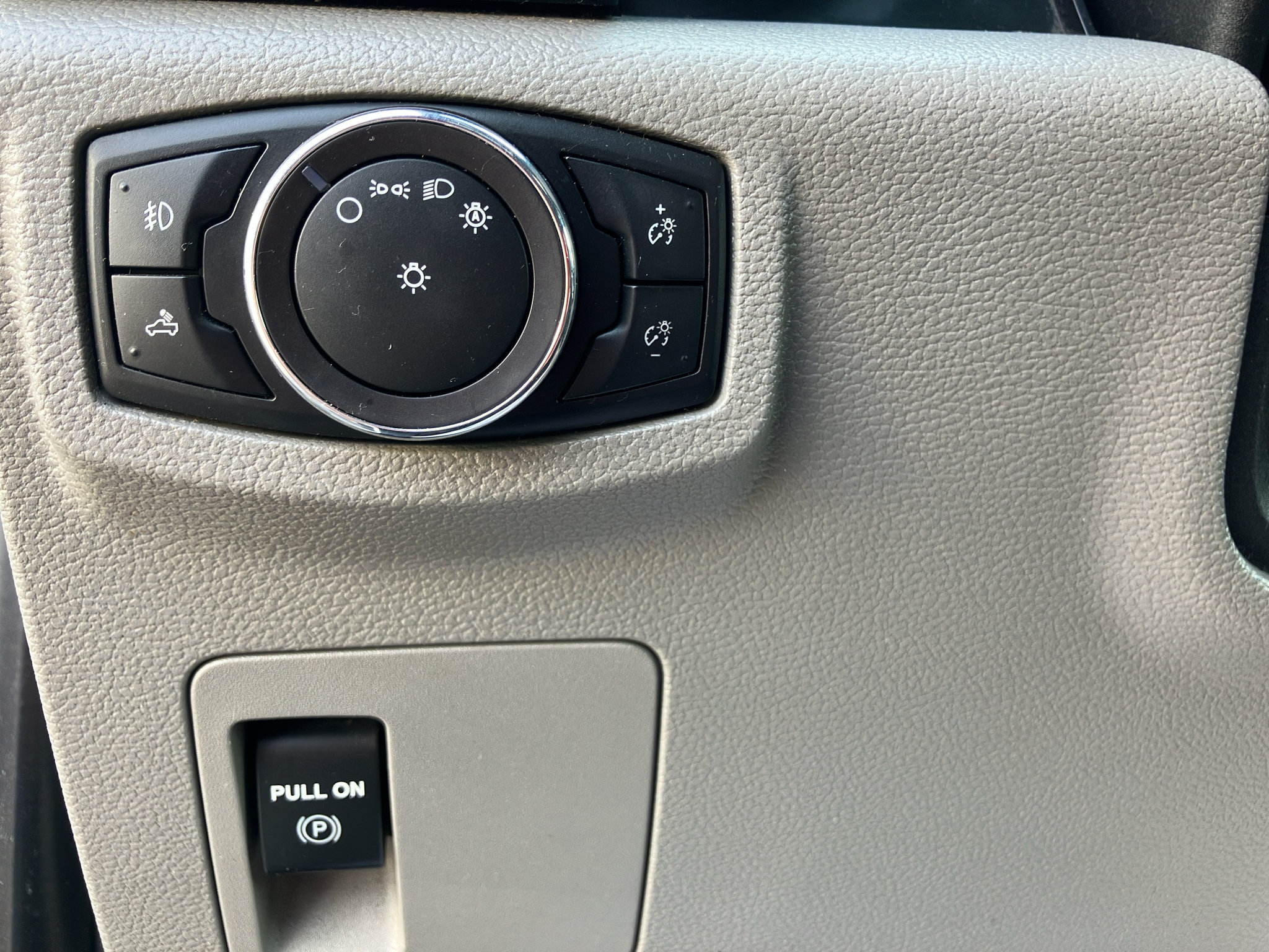 Used 2018 Ford F150 XL w/ Equipment Group 101A Mid AWD/4WD image 17
