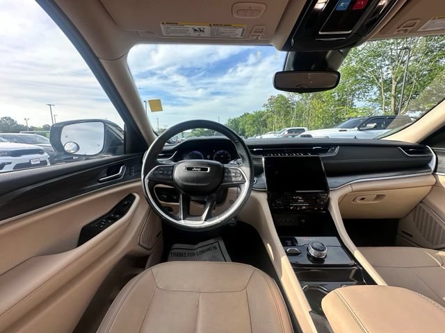 Used 2022 Jeep Grand Cherokee L Limited AWD/4WD image 16