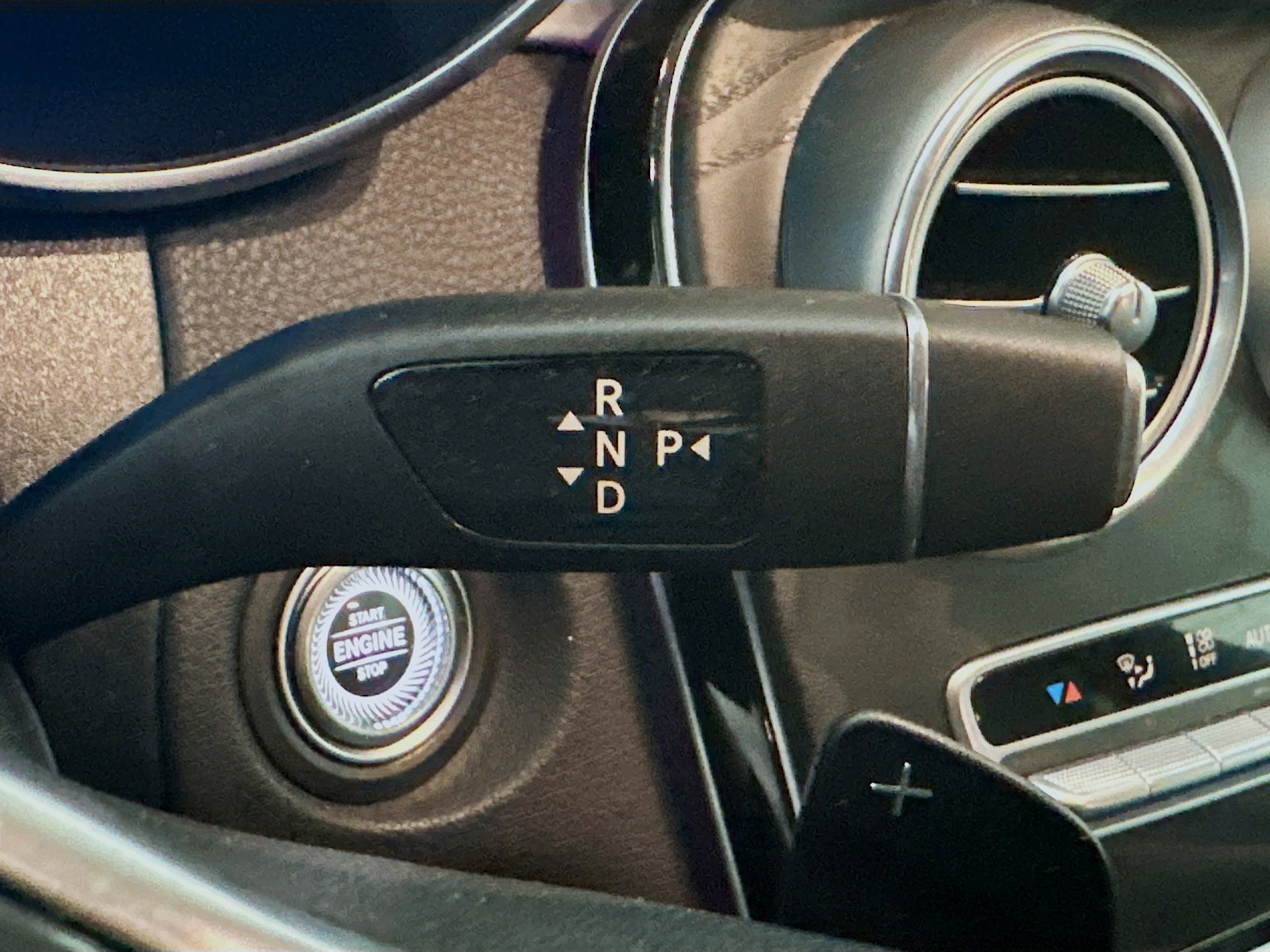 Used 2022 Mercedes-Benz GLC 300 4MATIC image 24