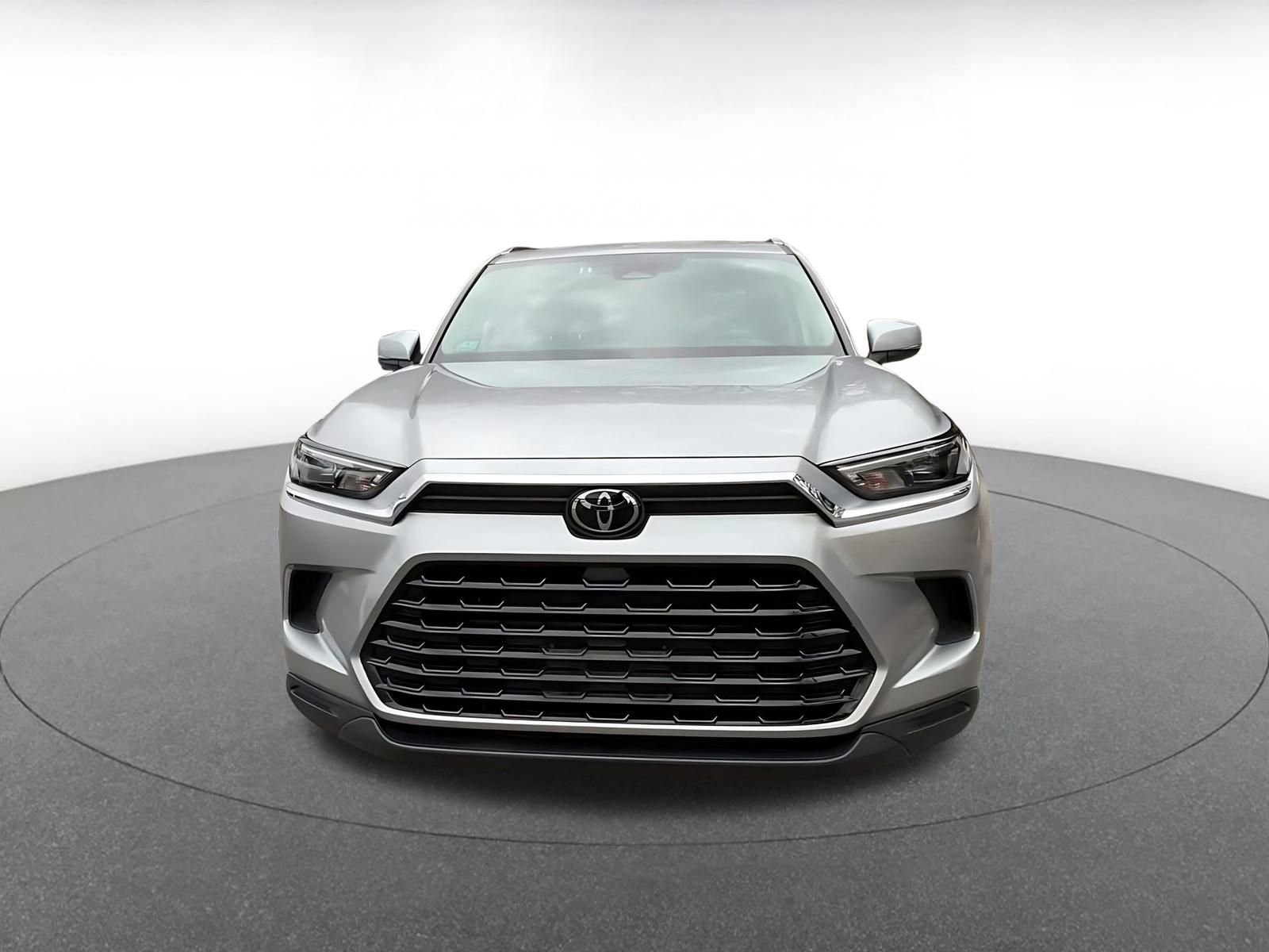 Used 2025 Toyota Grand Highlander FWD image 4