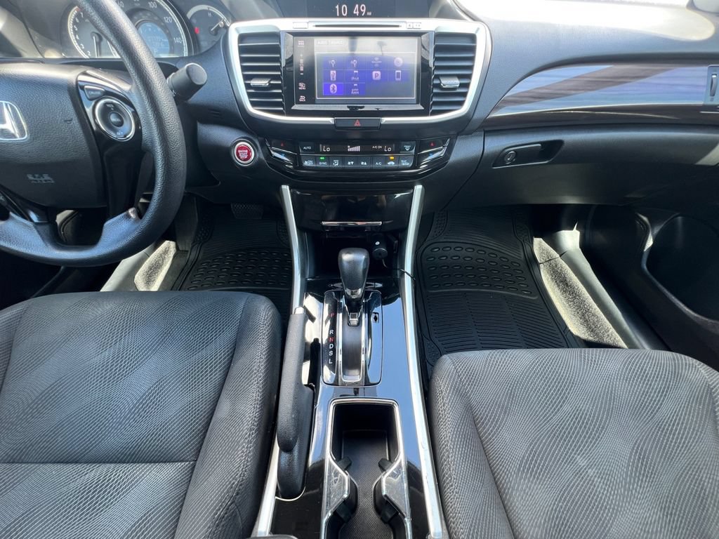 Used 2017 Honda Accord EX image 3