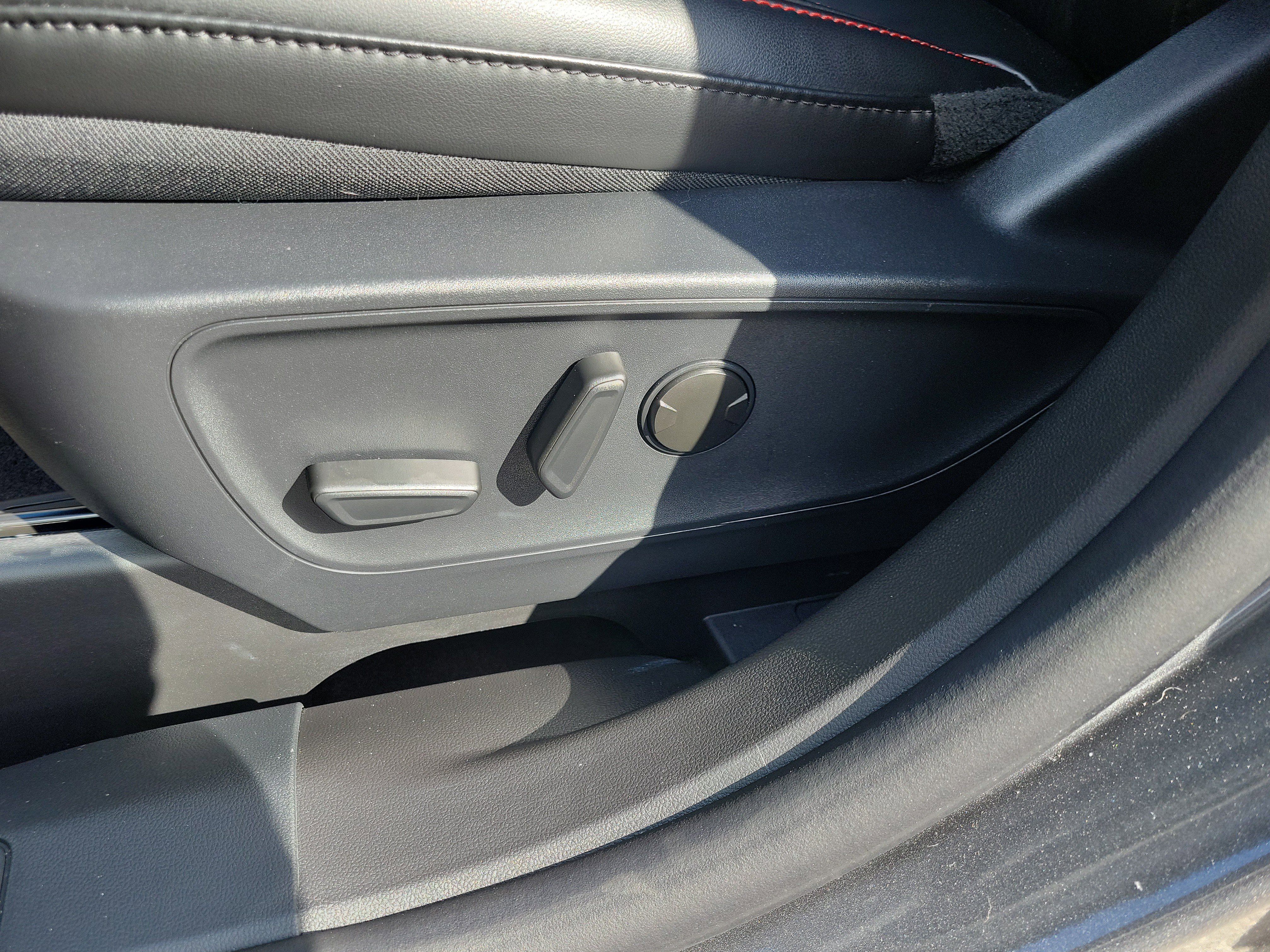 New 2026 Ford Escape ST-Line w/ Tech Pack #1 FWD image 10