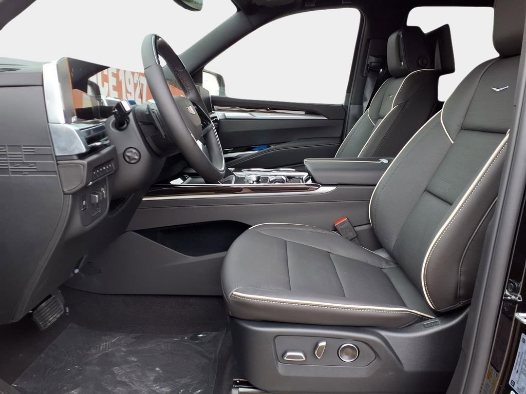 New 2026 Cadillac Escalade Luxury w/ Touring Package AWD/4WD image 9