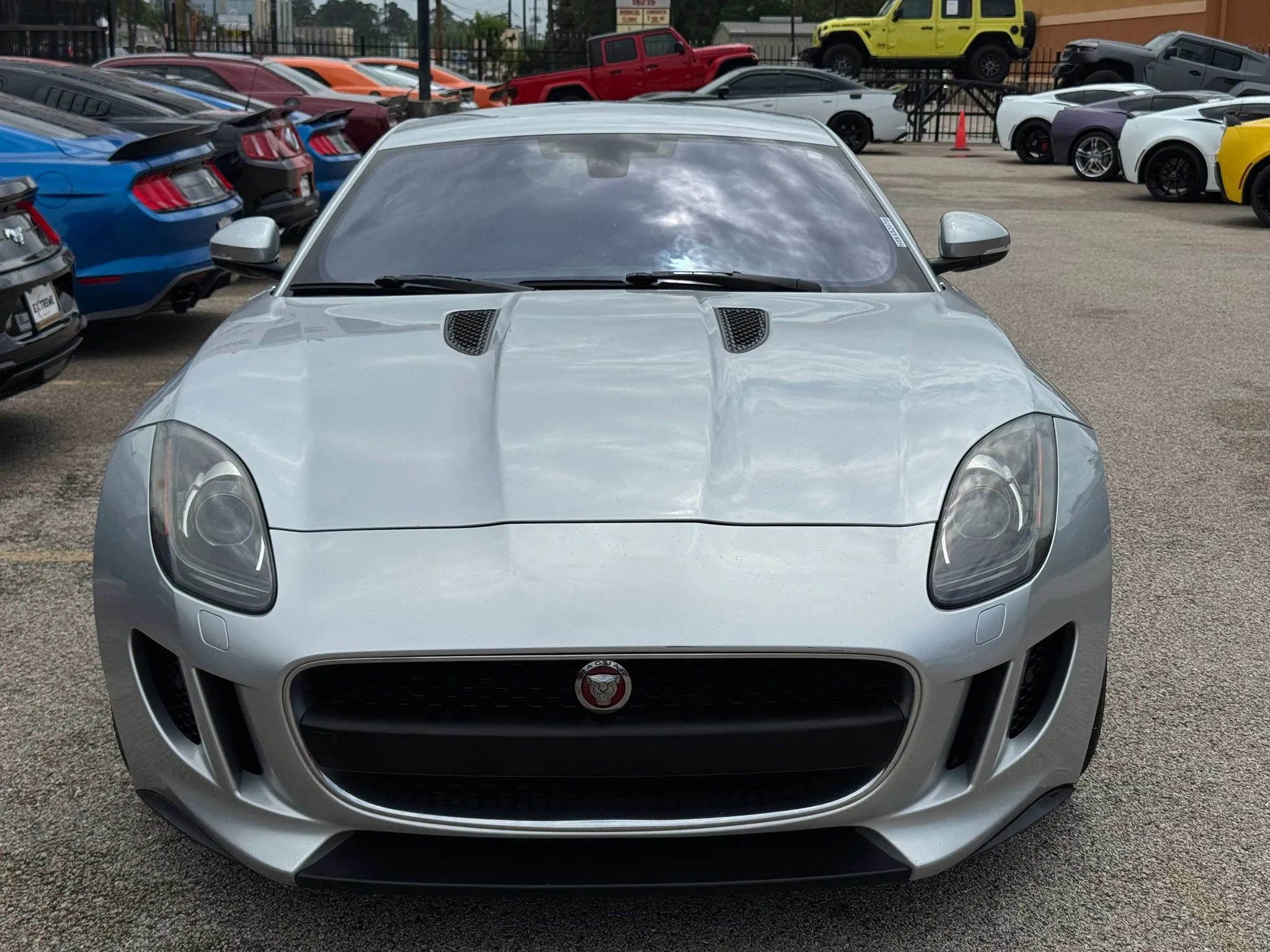 Used 2017 Jaguar F-TYPE Coupe RWD image 2