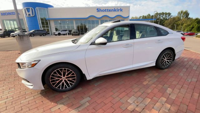 Used 2020 Honda Accord Touring image 6