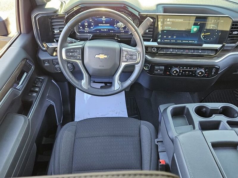 Used 2025 Chevrolet Silverado 3500 LT w/ Convenience Package AWD/4WD image 8