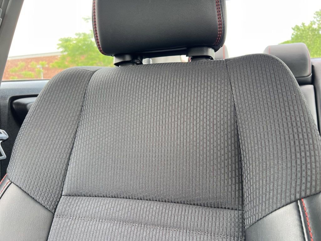 Used 2017 Toyota Camry SE w/ Moonroof Package FWD image 21