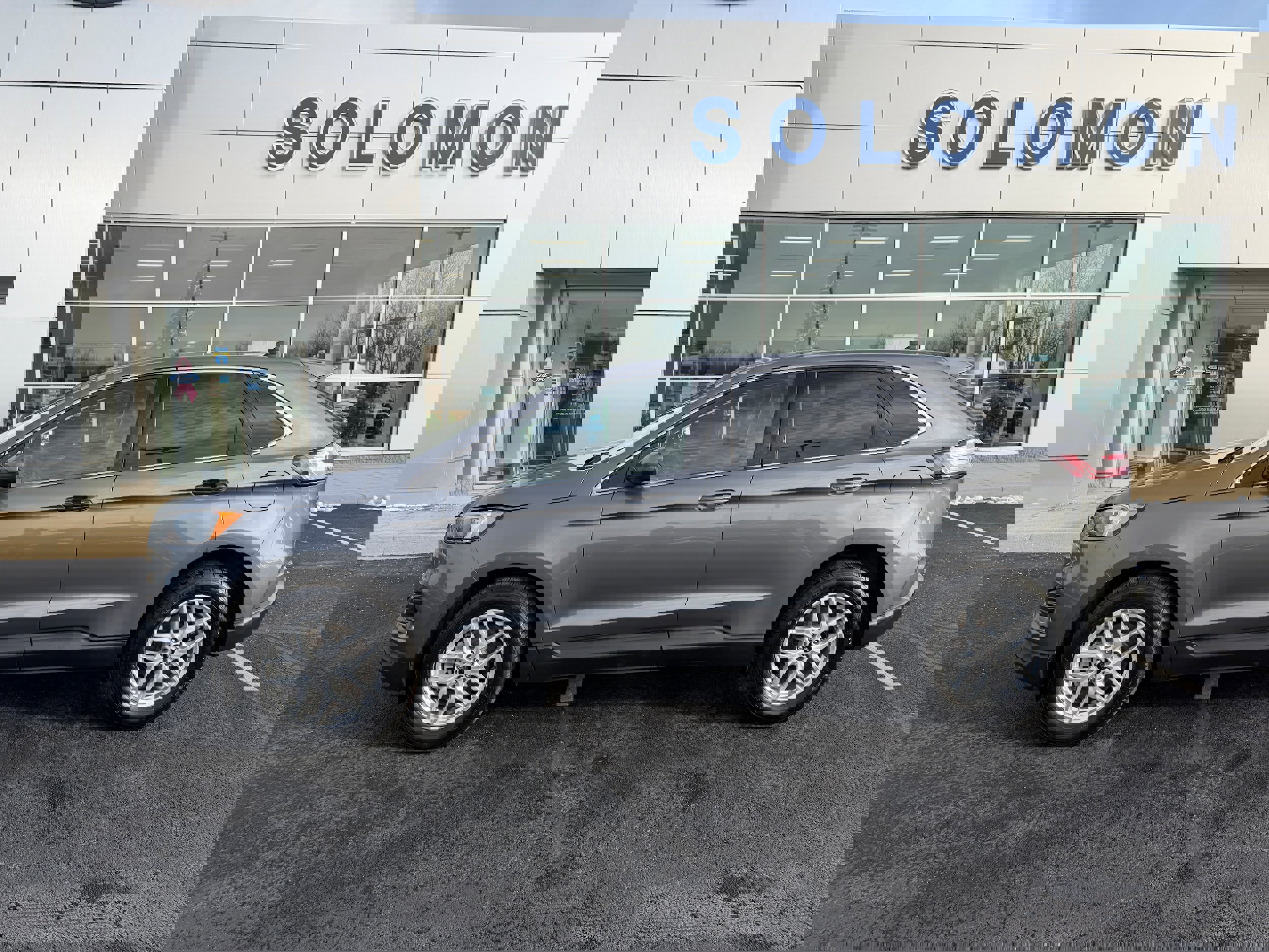 Certified 2024 Ford Edge SEL w/ Convenience Package image 9