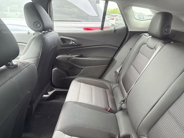 Used 2025 Chevrolet Trax LT w/ Sunroof Package FWD image 10