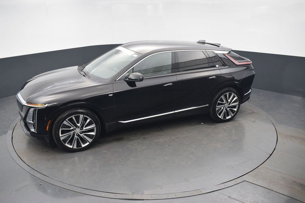 Certified 2024 Cadillac Lyriq Luxury w/ LPO, Floor Liner Package image 38