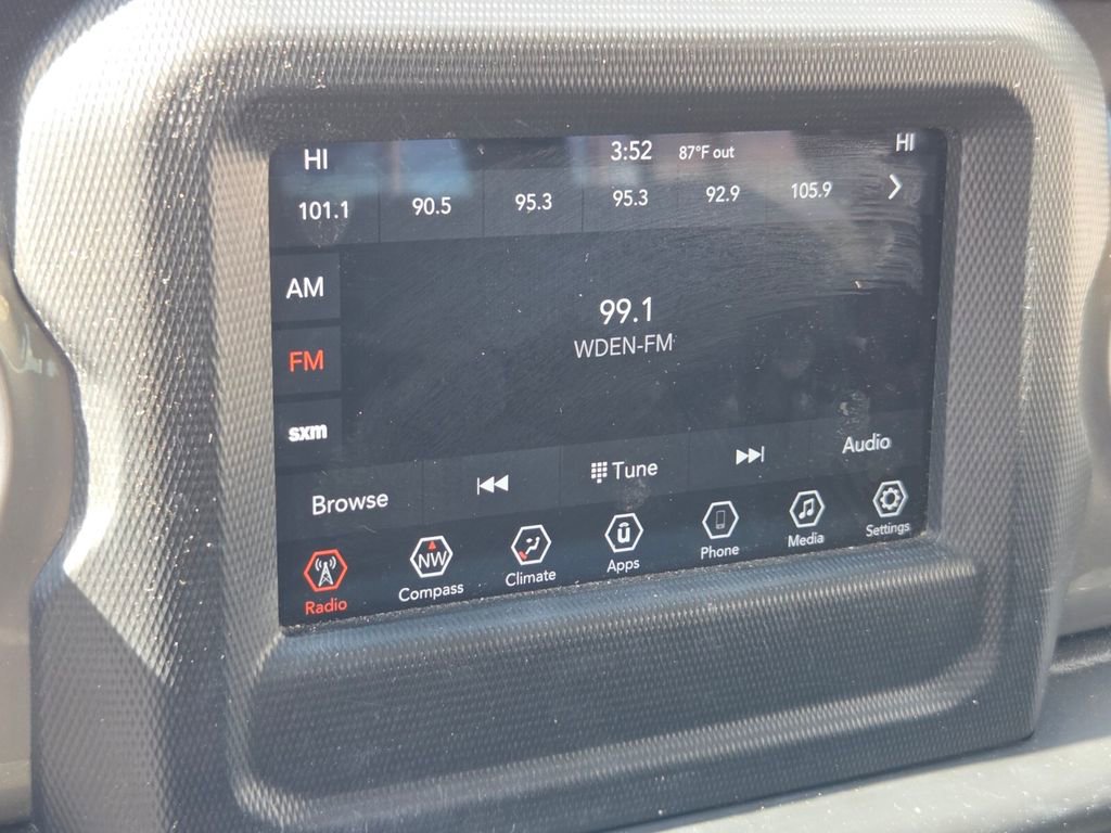 Used 2020 Jeep Wrangler Unlimited Sahara image 21