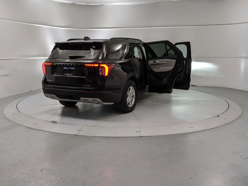 New 2025 Ford Explorer Active w/ Active Comfort Package image 9