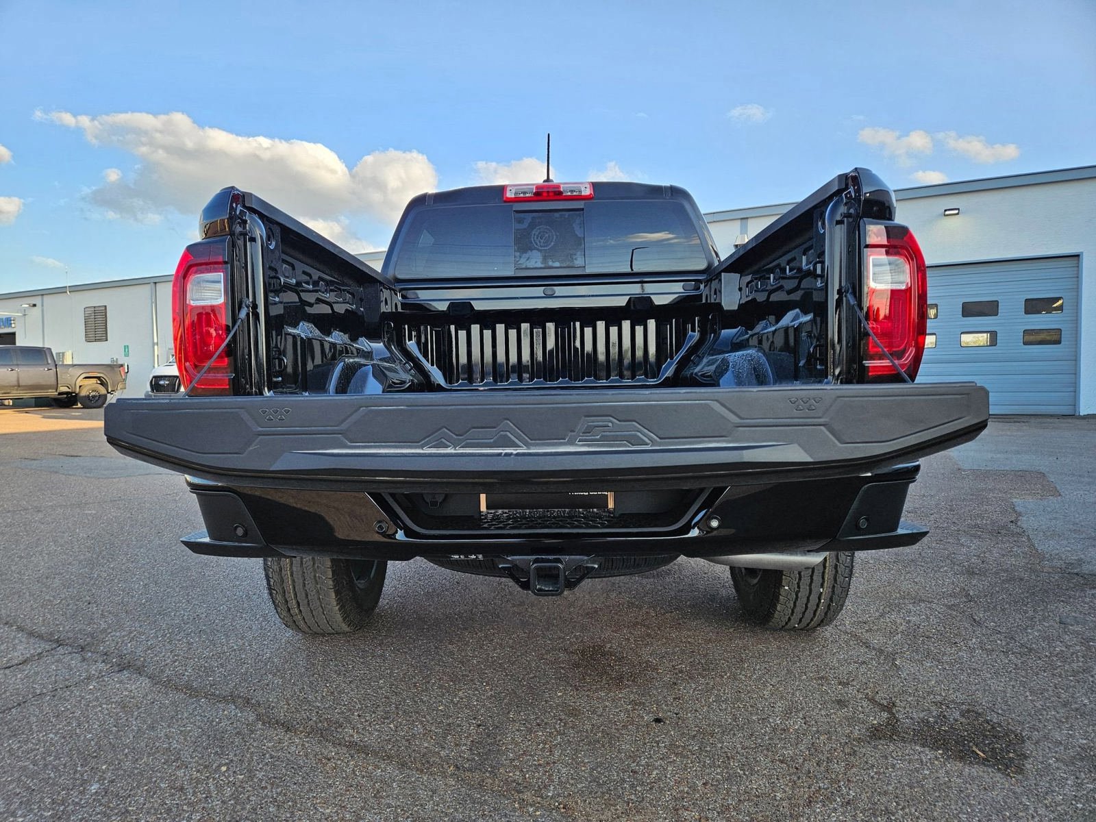 New 2026 GMC Canyon AT4 AWD/4WD image 4