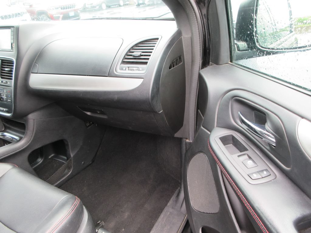 Used 2019 Dodge Grand Caravan GT FWD image 19