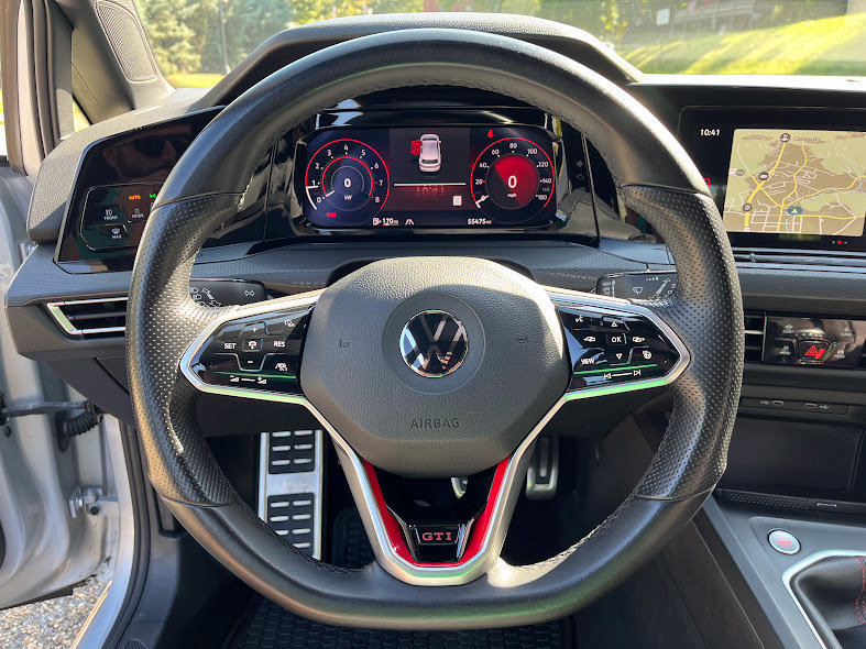 Used 2022 Volkswagen GTI SE FWD image 12