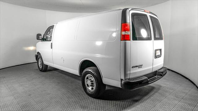 Used 2016 Chevrolet Express 2500 image 4