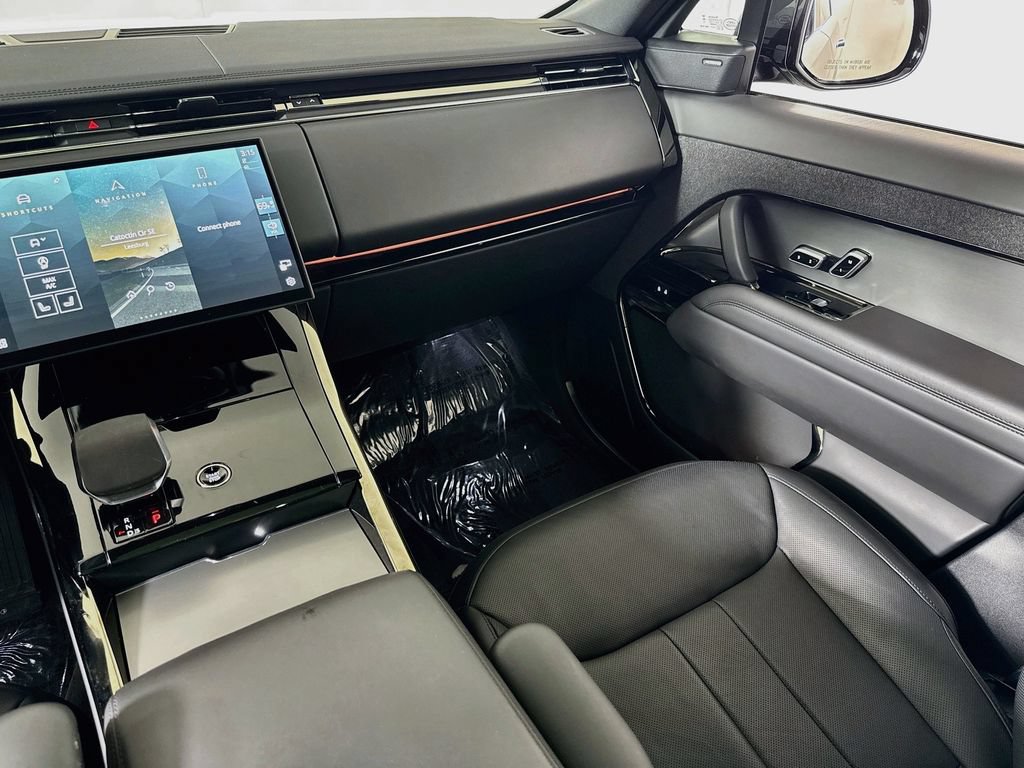 Used 2025 Land Rover Range Rover Sport SE AWD/4WD image 25