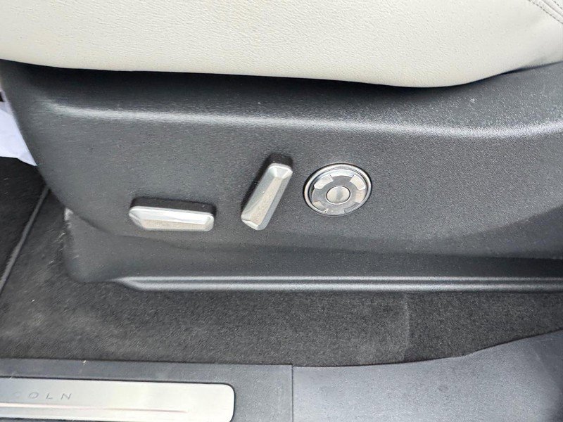 New 2025 Lincoln Navigator Reserve image 18