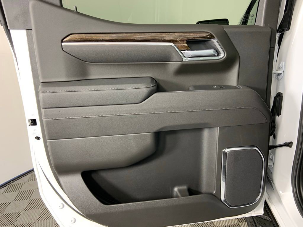 Used 2026 GMC Sierra 1500 Elevation image 17