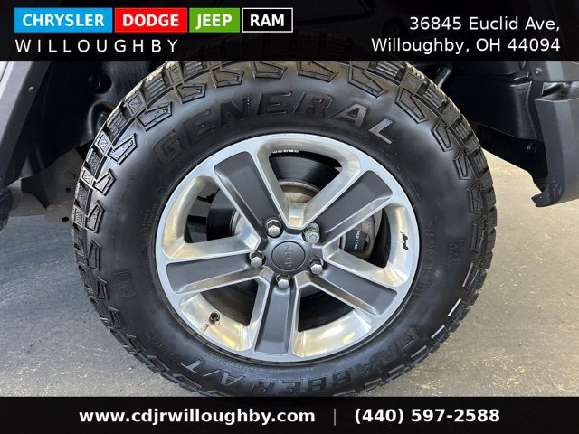 Used 2020 Jeep Wrangler Unlimited Sahara w/ Dual Top Group AWD/4WD image 11