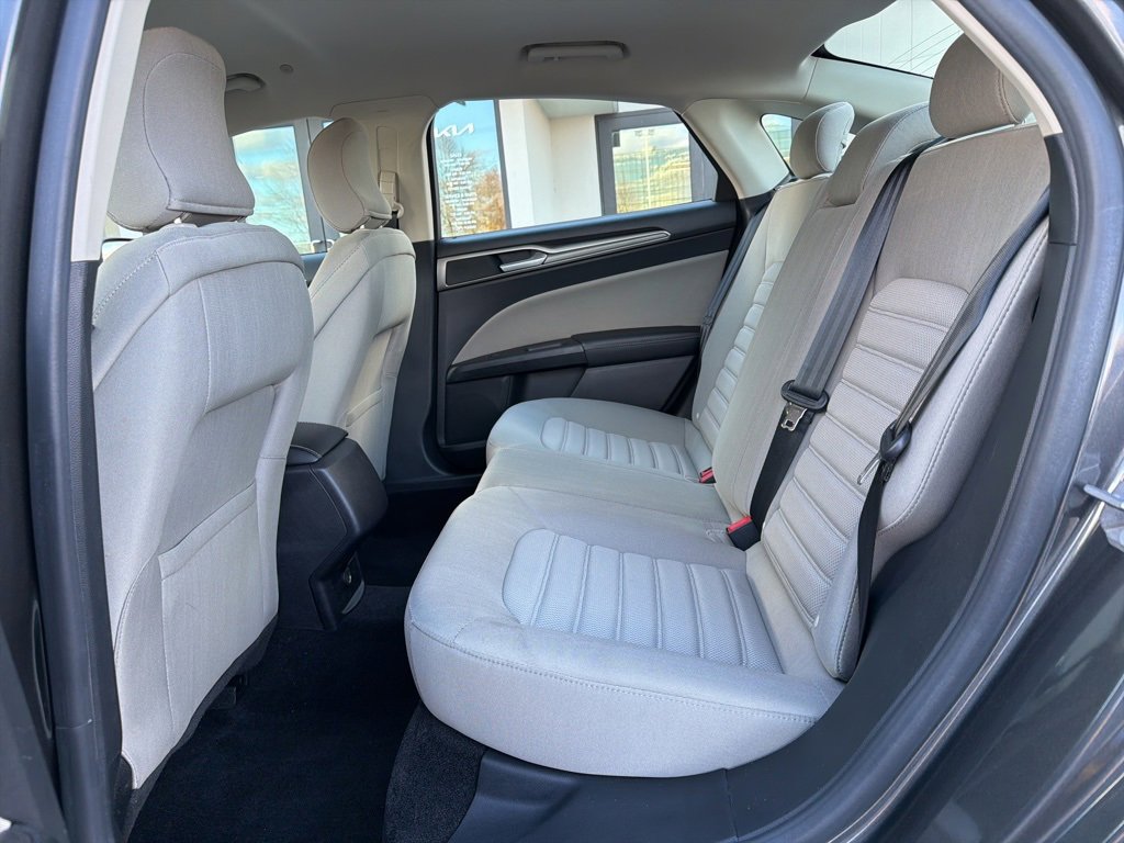 Used 2018 Ford Fusion S image 18
