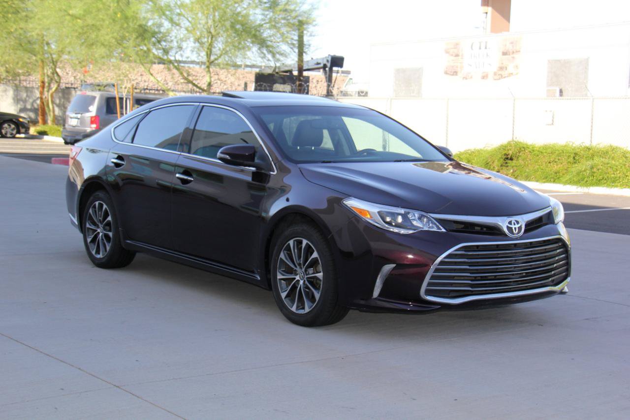 Used 2016 Toyota Avalon XLE Premium FWD image 3