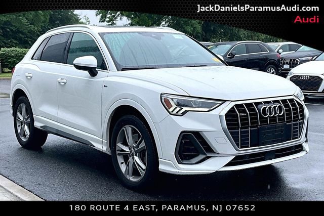Used 2019 Audi Q3 2.0T Premium Plus w/ Premium Plus Package AWD/4WD image 9